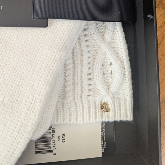 NWT Lauren Ralph Lauren Cable Knit White Hat and Glove Set - Picture 3 of 4